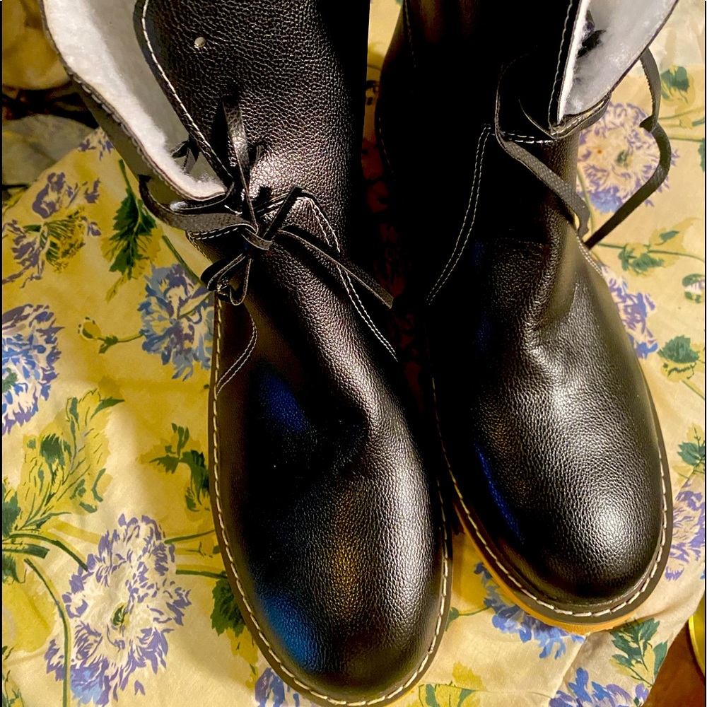 Navy Blue leather like Boots sz10 brand new upper soles white fur inside clean